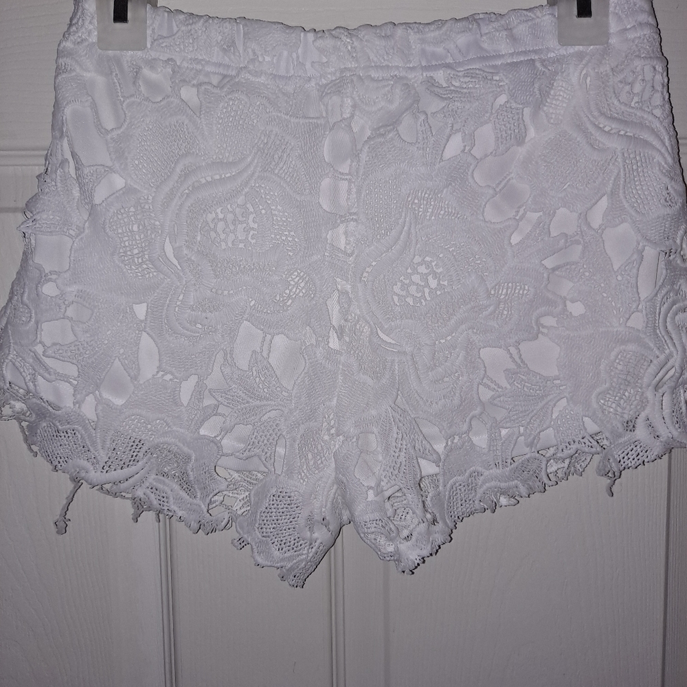 Shorts - Picture 2 of 3